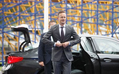 Петер Сиярто