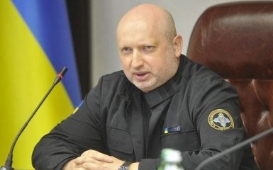 Турчинов допустив можливість вторгнення Росії в Україну