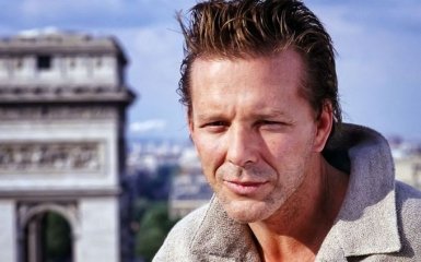 В сети обвинили в маразме голливудскую звезду: появилось экстравагантное фото