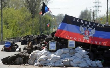У ДНР били вчителів за "Слава Україні!": З'явилися подробиці акцій залякування