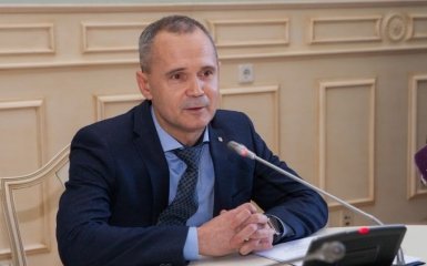«Ми очищуємо міську владу від хабарників. Сьогодні посадовця Київради спіймали на отриманні неправомірної вигоди», - Геннадій Пліс
