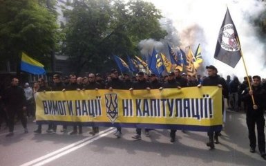 Акция «Азова» под Радой: командиру полка напомнили, кто не ходит в парламент