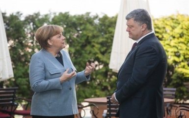 Меркель розповіла Порошенко про результати її зустрічі з Путіним