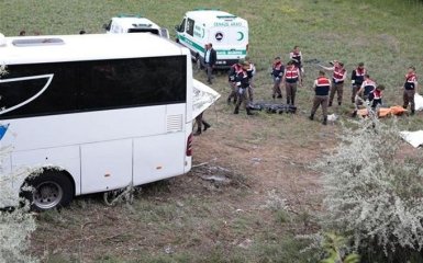 В Турции произошла еще одна крупная авария с пассажирским автобусом: появились фото
