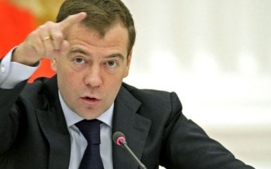 На грани боевых столкновений с Россией: Медведев прокомментировал авиаудары США в Сирии