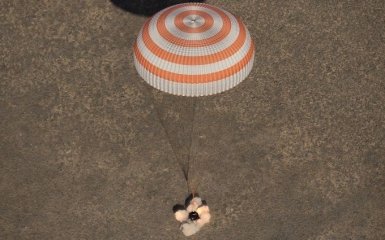 Астронавти МКС успішно повернулися на Землю: з'явилося відео