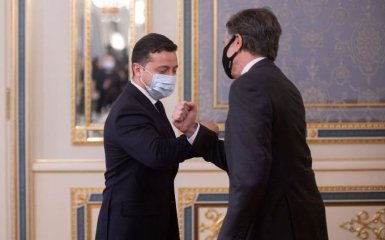 Зеленський офіційно запросив Байдена до України й на Кримську платформу