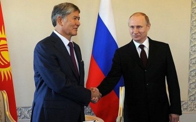 Обнимашки Путина в Кыргызстане насмешили соцсети: опубликованы фото
