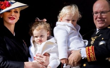 Княгиня Шарлін і князь Альбер II з дітьми відсвяткували Національний день Монако: з'явилися фото
