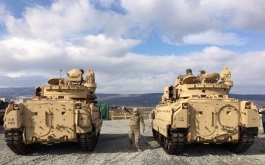 Американская военная техника прибыла еще в одну страну Европы: появились яркие фото