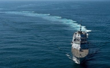 В Черное море вошел корабль с военным подарком США для Украины: появились фото