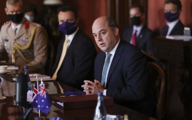 Уоллес подтвердил намерение уйти с должности министра обороны Британии и политики в целом