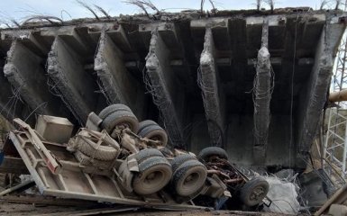 Bridge collapse near Smolensk