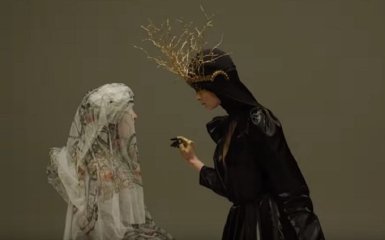 Когда целуются ангелы и демоны: группа ТНМК покорила сеть клипом на новую песню