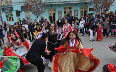 В Ужгороді відзначили Міжнародний день ромів: з'явилися яскраві фото