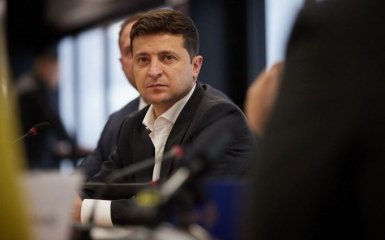 Зеленский пошел на экстренные меры после скандала с решением КСУ