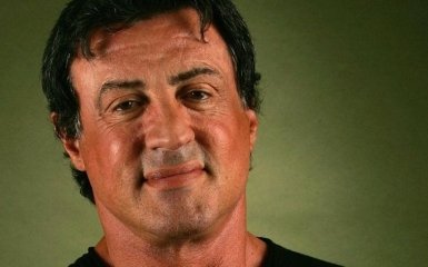 Еще одного популярного голливудского актера обвиняют в домогательствах