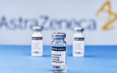 Польща погодилася продати Україні партію вакцини проти коронавірусу