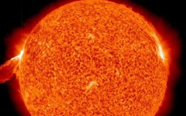 Как вспышки на Солнце выглядят из космоса: NASA опубликовало видео