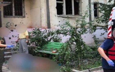 Армия РФ обстреляла многоэтажку в Херсоне. Есть пострадавшие в тяжелом состоянии