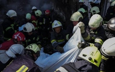 Под завалами дома в Умани найдено тело еще одного ребенка