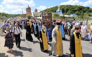 Крестный ход на Киев: стало известно о громком скандале с донецким митрополитом Илларионом