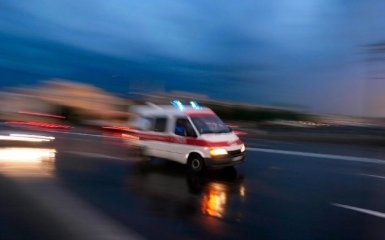 Резонансное ДТП в Киеве: скорая протаранила легковушку и уехала, появилось фото