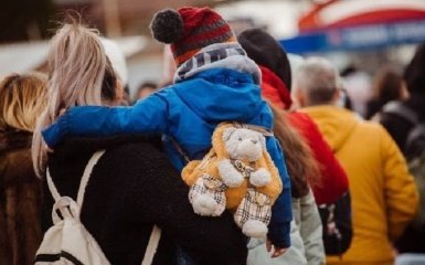 Украина начала обязательную эвакуацию людей из Донецкой области