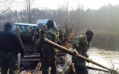 Копатели янтаря заблокировали полицию на Волыни: появились фото