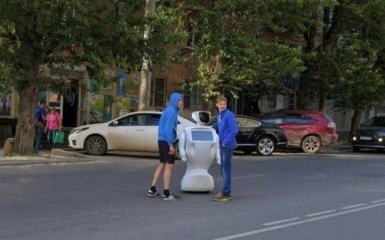 Соцмережі підірвав робот, який втік з полігону в Росії: з'явилося відео