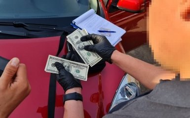 На Запоріжжі чиновники заробляли до 2 млн грн на перевезенні людей через лінію розмежування