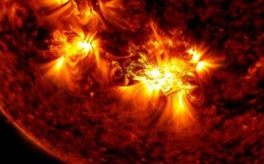 NASA показало зрелищное видео мощнейшей вспышки на Солнце