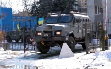 Поліцейський спецназ влаштував навчання у Маріуполі: з'явилося яскраве відео