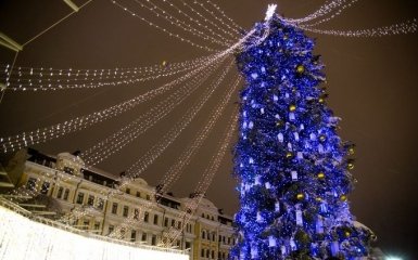 Як виглядають новорічні ялинки 2019 в різних містах України: видовищні фото та відео