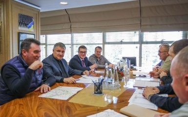 Враг никуда не делся: главы СНБО, СБУ и МВД срочно обратились к украинцам