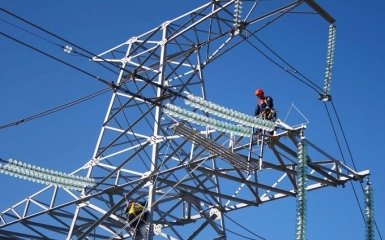 Укрэнерго призывает украинцев экономить электричество утром и вечером