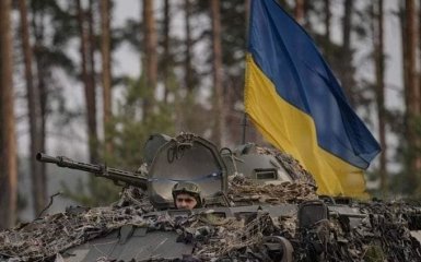 Над освобожденной от кремлевской армии Балаклеей подняли украинский флаг