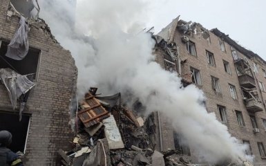 Россияне атаковали баллистикой Кривой Рог — попали в многоэтажку, есть раненые