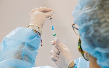 МОЗ объявило о подготовке к вакцинации подростков