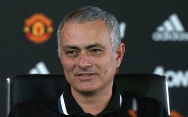 Известный клуб продлил контракт с Моуринью