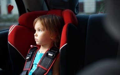 В Украине ввели новые правила перевозки детей в автомобилях