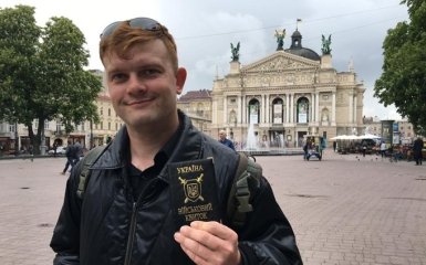 В сети показали фото американца, который воюет с Путиным на Донбассе