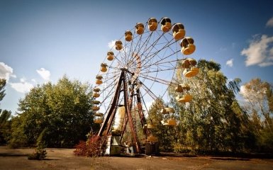 В Припяти запустили легендарное "чертово колесо": появилось видео