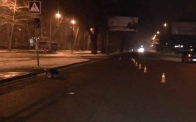 Соцсети поразило равнодушие очевидцев ДТП в Николаеве: появились фото и подробности
