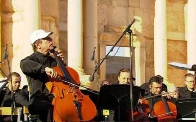 Известный карикатурист жестко высмеял концерт друга Путина в Сирии