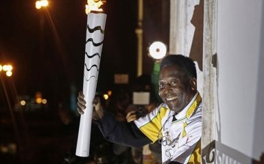Король футбола отказался зажечь олимпийский огонь