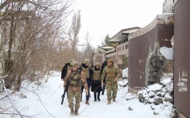 Окупанти посилили обстріли на Донбасі — поранено військового