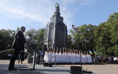 Хрещення Київської Русі-України: Порошенко зробив гучну заяву про автокефалію української церкви