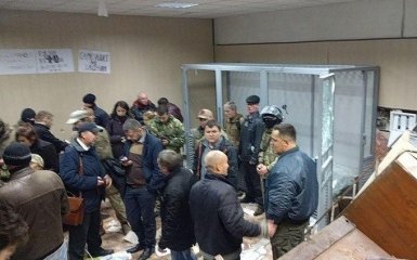 Суд над Коханівським закінчився сутичками і барикадами: з'явилися відео