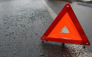 В Киеве ДТП парализовало движение на Южном мосту: опубликованы фото